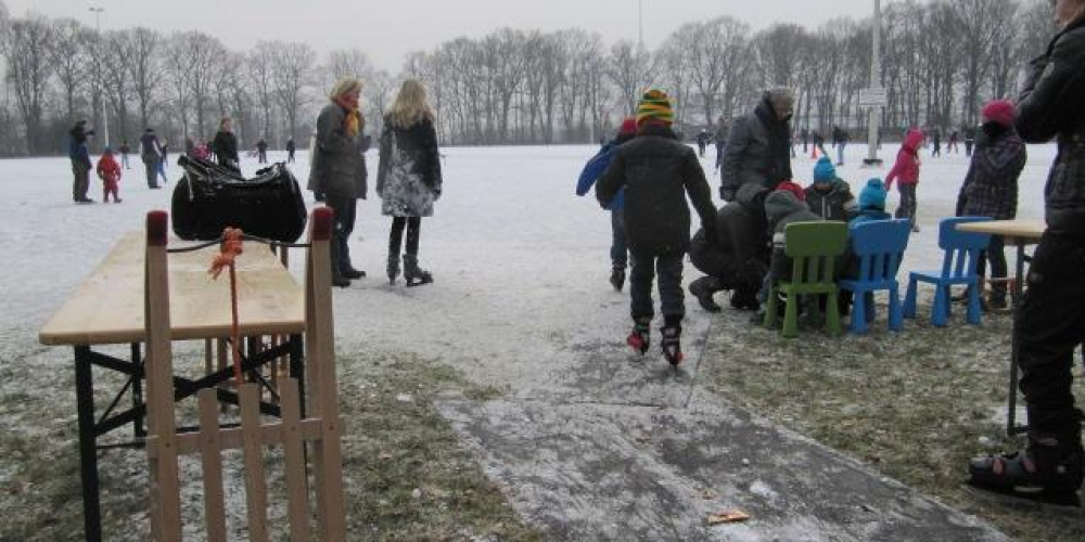 IJsbaan in Hengevelde om 11.00 uur open